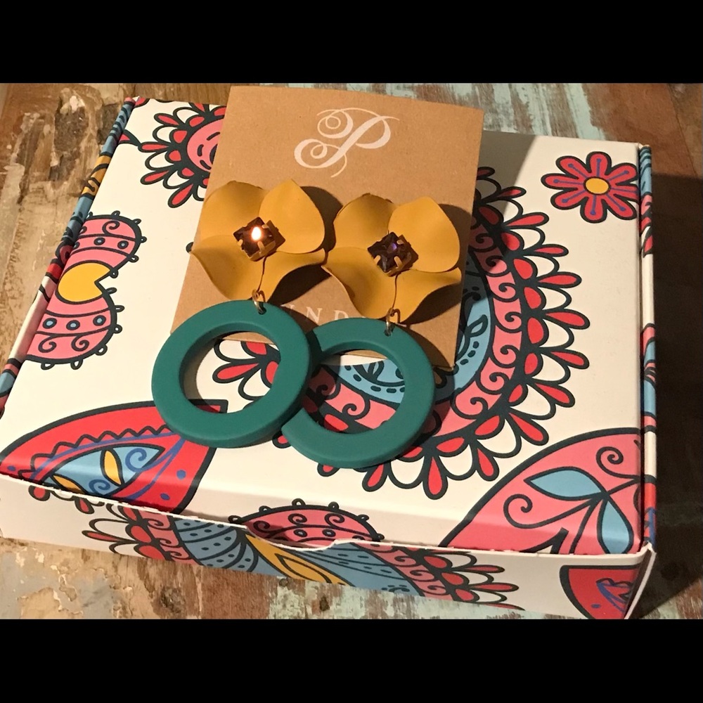 Plunder earrings. New